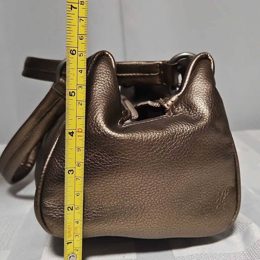 Tommy Hilfiger Bronze Vintage-style Baguette/barrel Bag